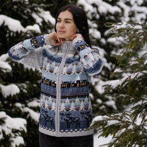 High-neck cardigan with mooses on the zipper