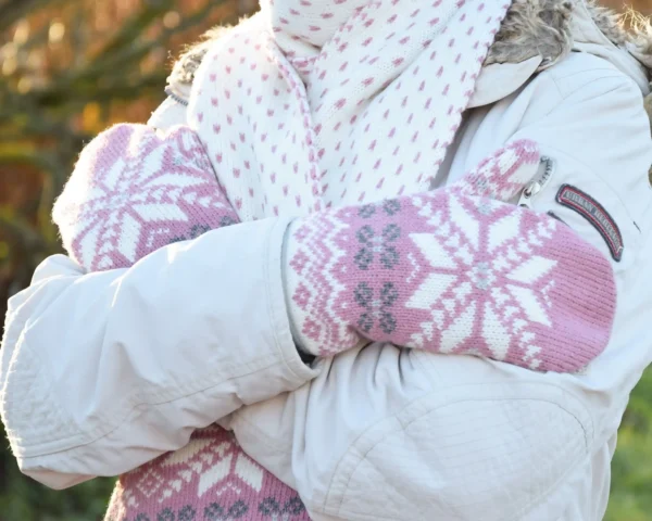 Pink Nordic Mittens fleece-lined