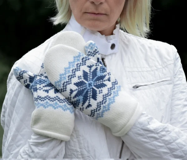 White Woolen Mittens fleece-lined   with Blue Selbu Stars - Image 2