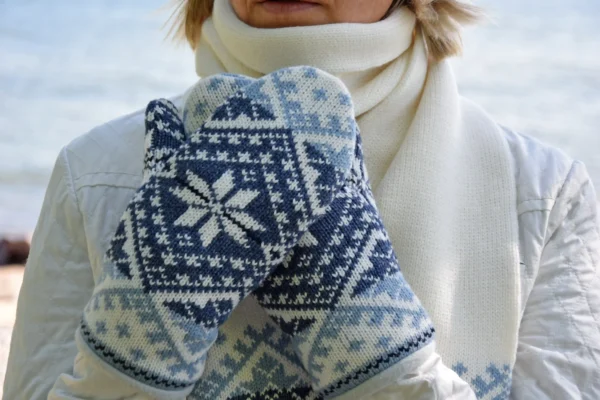 Blue Nordic woolen Mittens fleece-lined   with Fair Isle pattern - Image 2