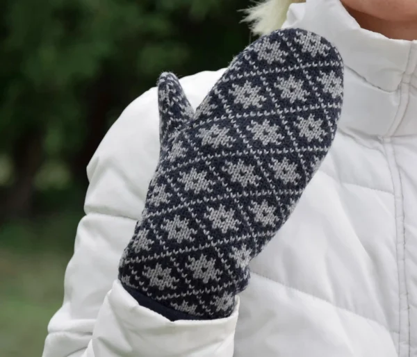 Navy fleece-lined Nordic woolen Mittens   with Fair Isle pattern