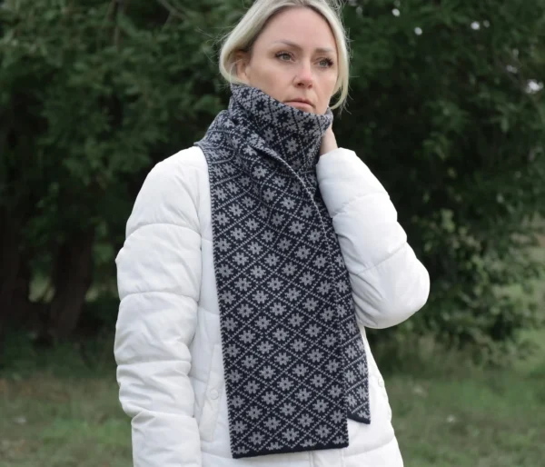 Two sided color scarf  Navy and Gray Nordic Woolen winter set - Image 2