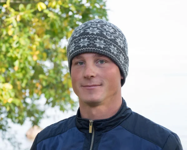 Gray Woolen Hat with Fair Isle pattern - Image 2