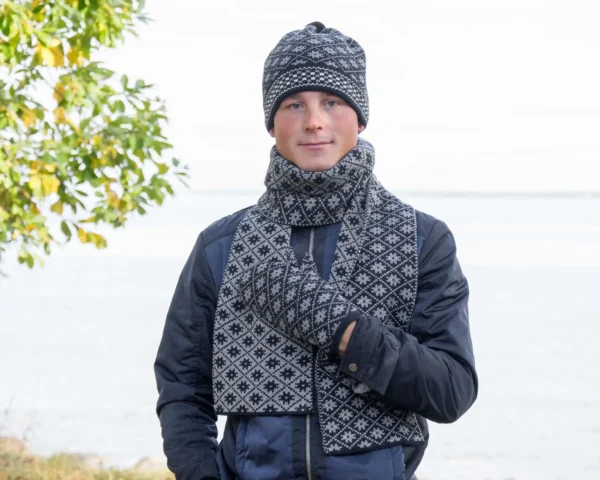 Two sided color scarf  Navy and Gray Nordic Woolen winter set - Image 3