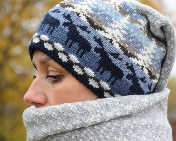 Blue Long Scandinavian Woolen winter Hat with reindeer - Image 3